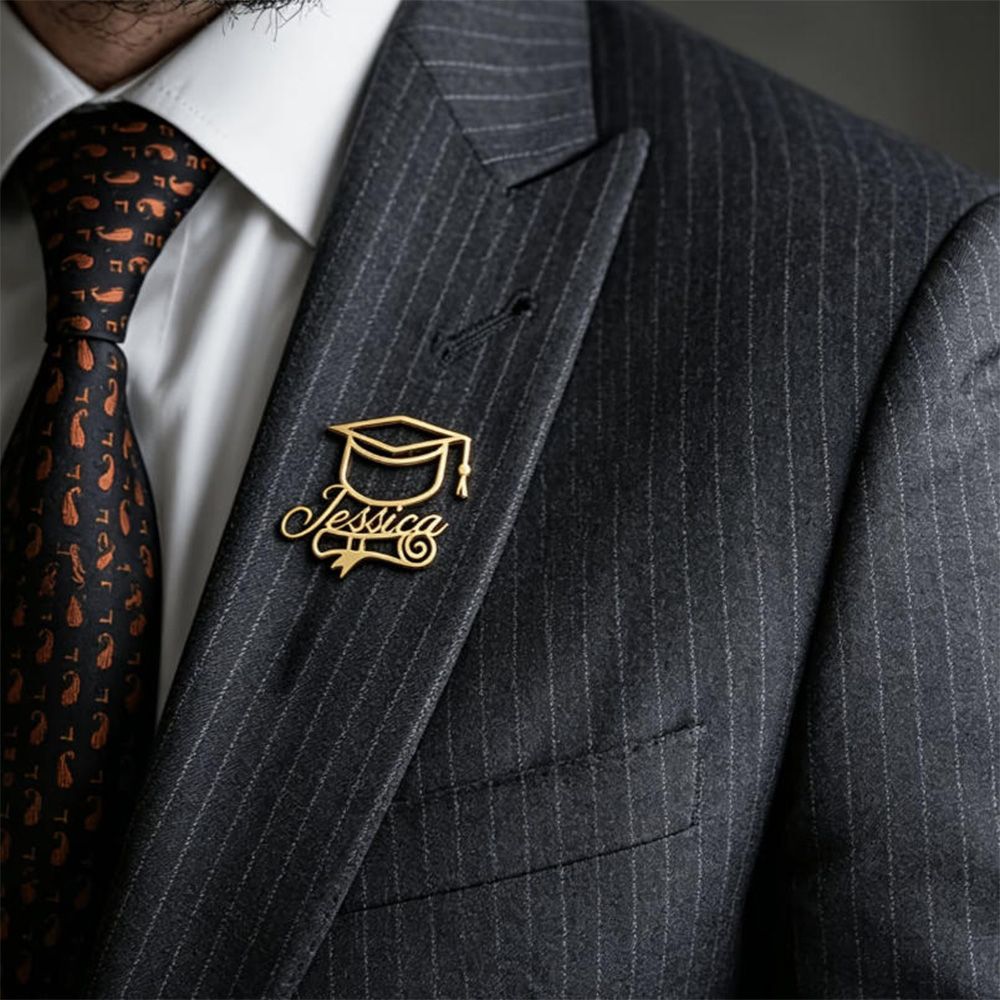 Customized Graduation Hat Name - Brooch Pin Gold ulasan dan harga