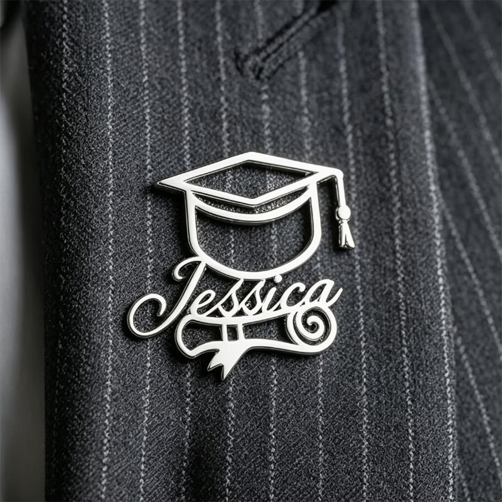 Customized Graduation Hat Name - Brooch Pin Gold ulasan dan harga