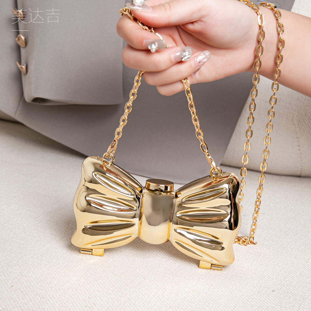Glossy Gold Metal Bow Shaped M - Wallet Chain Bag ulasan dan harga