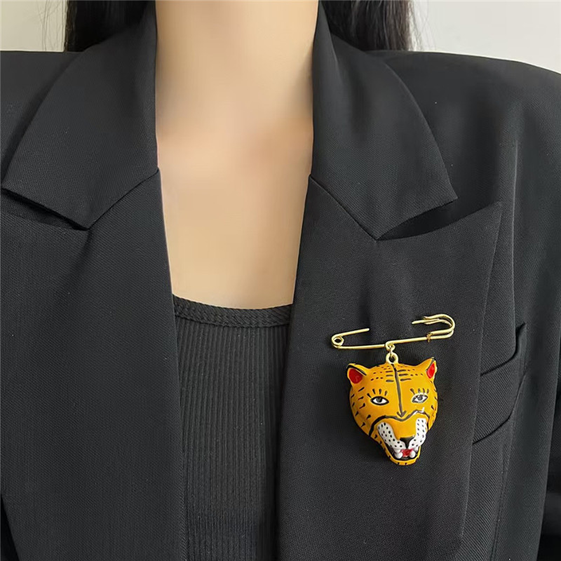 Elegant Enamel Tiger Brooch Pi - Women'S Formal Accessories ulasan dan harga