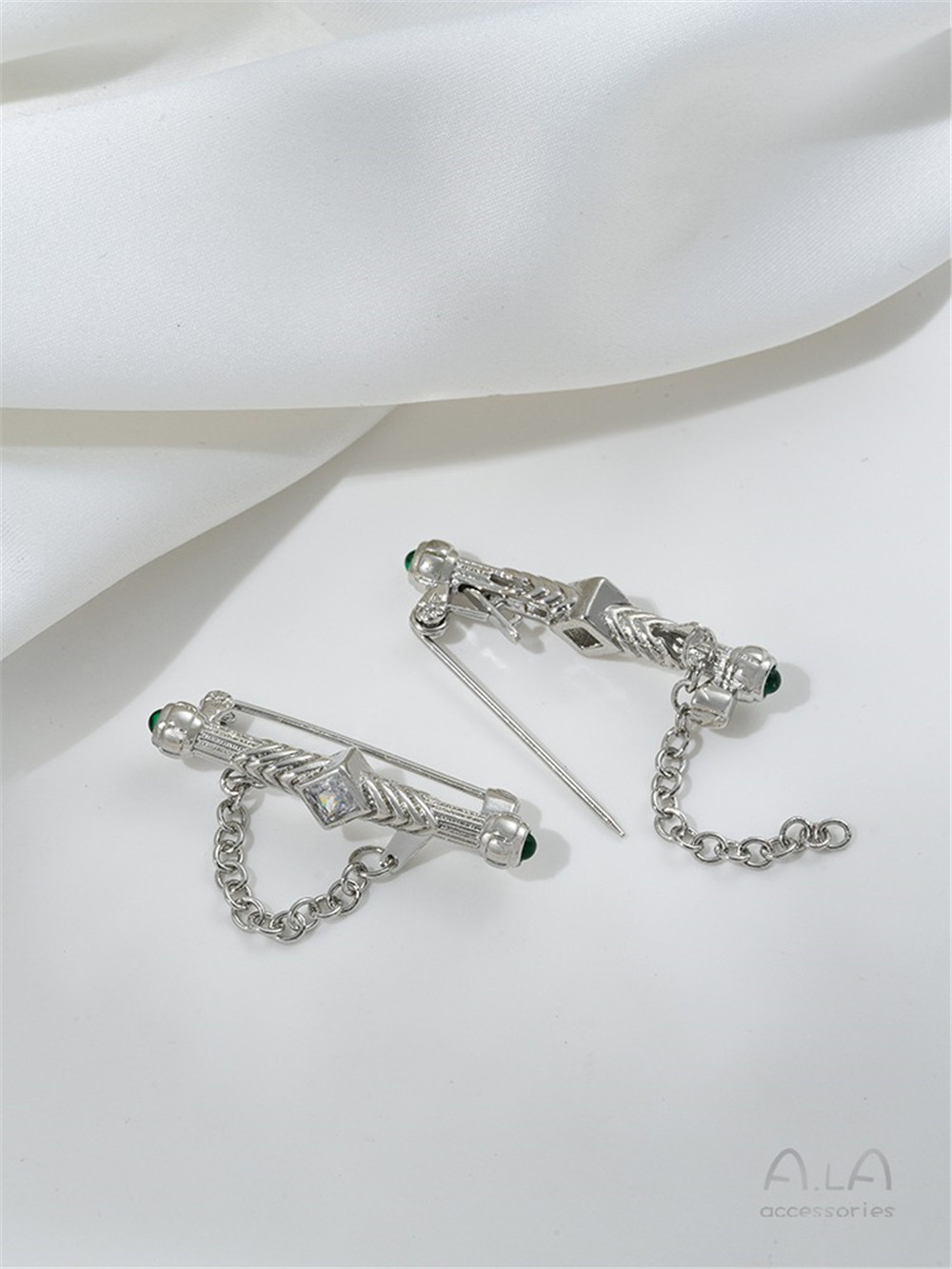 14K Gold-Color Engraved Zircon - Brooch Pin Gold ulasan dan harga