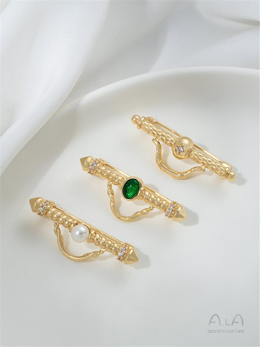 14K Gold-Color Engraved Zircon - Brooch Pin Gold ulasan dan harga